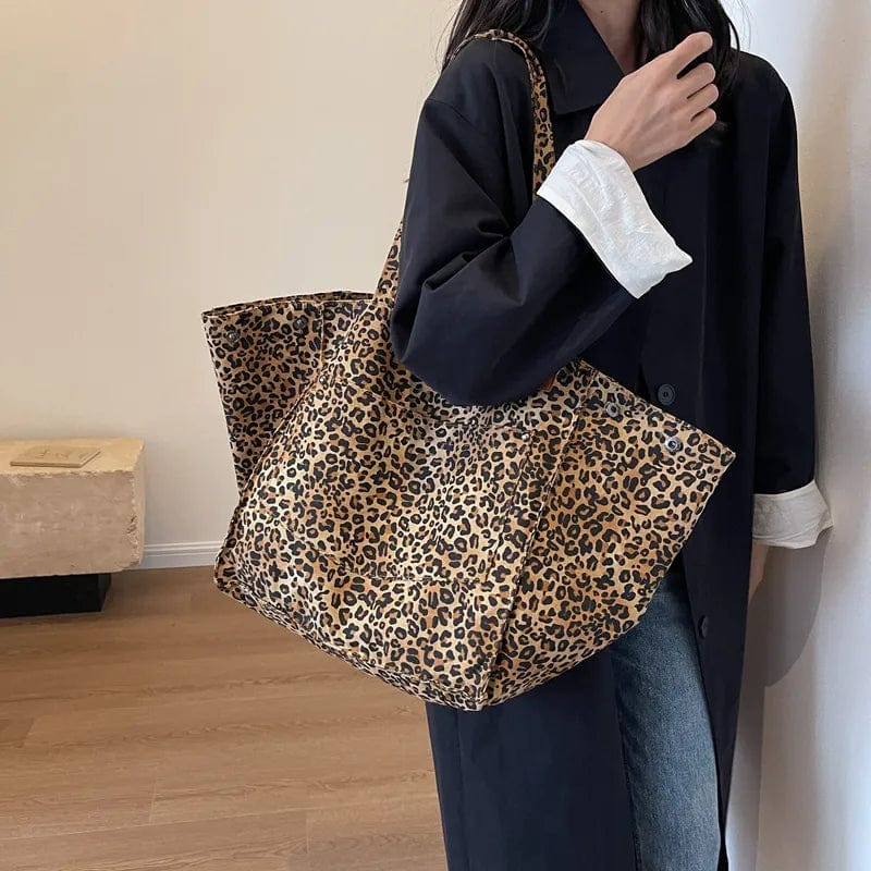 Vintage leopard handbag